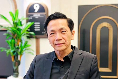 NSND Trung Anh choáng vì thành tích của Mưa đỏ, đánh giá cao Trấn Thành