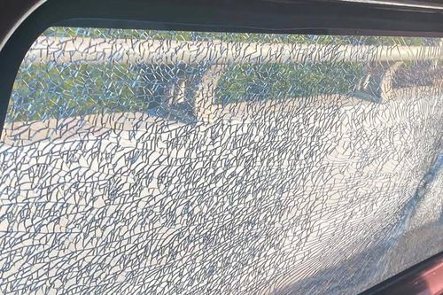 Ô tô liên tiếp bị bắn vỡ kính khi đi trên cao tốc Hạ Long - Hải Phòng