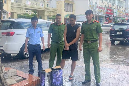 Một ngày, xử lý hai vụ tàng trữ khí cười tại phường Móng Cái 2