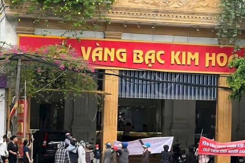 Nguy cơ mất tiền khi gửi tiết kiệm cho tiệm vàng để lấy lãi cao