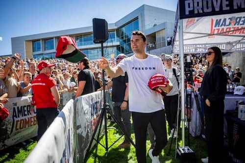 Mỹ: Bùng nổ tranh cãi về giới hạn tự do ngôn luận sau vụ ám sát Charlie Kirk
