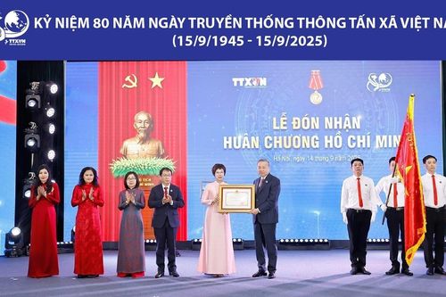 Thông tấn xã Việt Nam vinh dự đón nhận Huân chương Hồ Chí Minh lần thứ 3