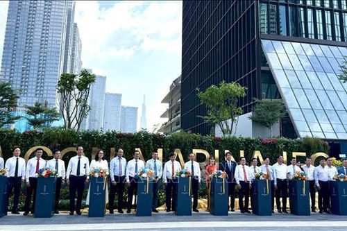 Định vị Việt Nam trên bản đồ tài chính toàn cầu - Bài 3: Tăng tốc cho mô hình 'một trung tâm, hai điểm đến'