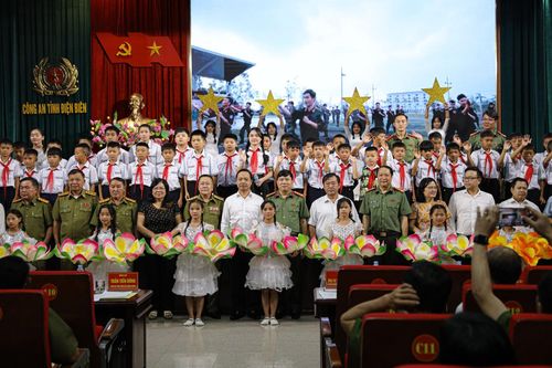 'Con nuôi Công an Điện Biên' nét nhân văn vùng biên cương Tổ quốc