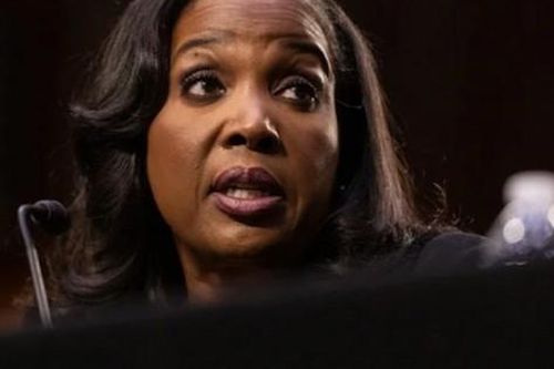 Ông Trump tiếp tục gây sức ép tòa án để sa thải Thống đốc Fed Lisa Cook