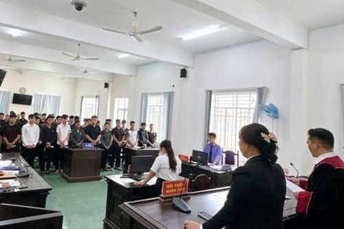 Xét xử vụ 2 nhóm dùng súng bắn nhau tại Tây Ninh: Nhiều bị cáo chỉ mới 17–18 tuổi
