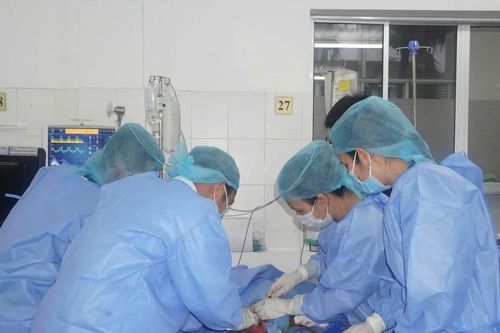 Cứu sống bệnh nhân nguy kịch bằng kỹ thuật Hybrid ECMO