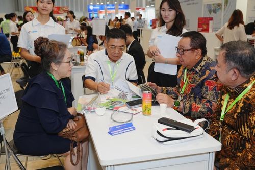 Xuất khẩu ngành hàng Việt Nam: Từ 'điểm chạm' đến 'cầu nối chiến lược phân phối toàn cầu'