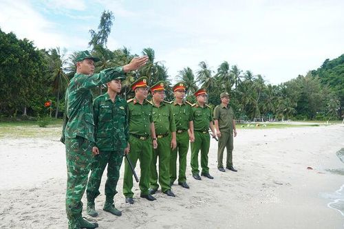 Phục vụ Nhân dân, giữ vững địa bàn