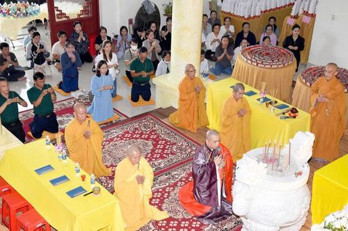 Hiếu nghĩa vẹn toàn tại Hoa viên Vĩnh Hằng