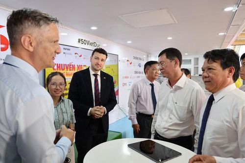 Trên 3.000 học sinh, sinh viên tham gia sự kiện 'Chuyến xe hướng nghiệp Đức'
