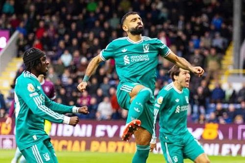 Liverpool trở lại ngôi đầu Giải Ngoại hạng Anh