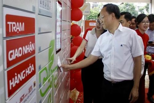 Khai trương tủ giao nhận hàng thông minh Smart Box