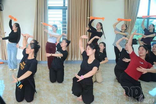 Hơn 900 người tập luyện, sẵn sàng cho Lễ hội Đường phố