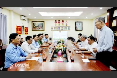 Tấm gương gắn kết đạo và đời