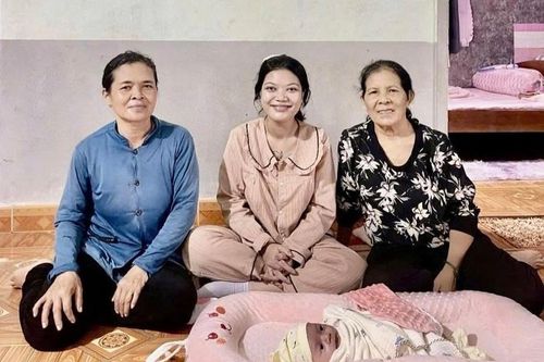 Cô đỡ thôn bản: Lực lượng y tế đặc biệt ở vùng dân tộc thiểu số