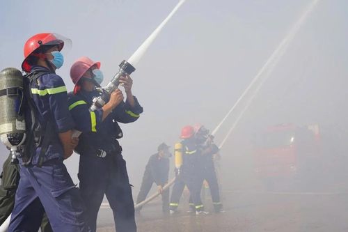 Diễn tập phương án chữa cháy và cứu nạn, cứu hộ có sự phối hợp nhiều lực lượng tại Cảng Quy Nhơn
