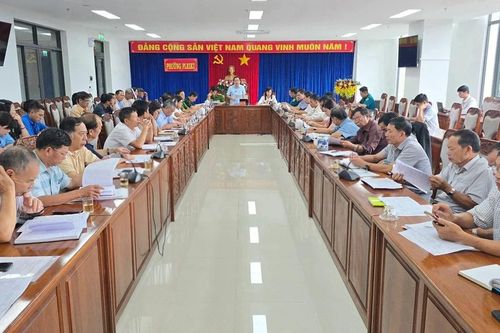 Phường Pleiku xét duyệt thực lực, chính trị đối với 4.152 công dân trong độ tuổi nhập ngũ