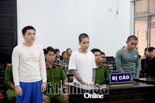 3 thanh niên vào tù vì tấn công người can ngăn