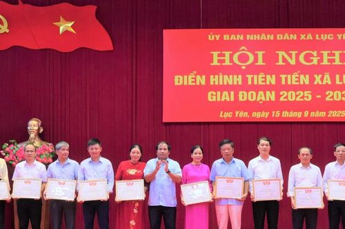 Lục Yên tuyên dương 21 điển hình tiên tiến