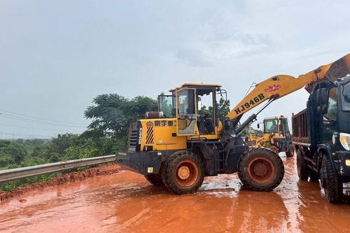Khắc phục xong tình trạng cát tràn, Quốc lộ 1A qua Lâm Đồng thông xe 2 chiều