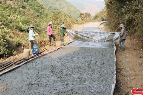 Đầu tư đường giao thông vùng đồng bào dân tộc thiểu số