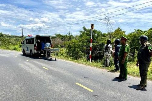 Lâm Đồng: Phát hiện thi thể người đàn ông cùng xe máy bên đường tỉnh 715
