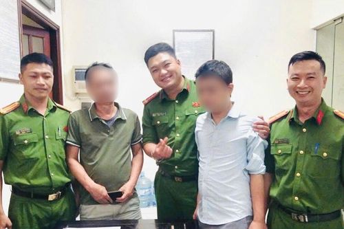 Hà Nội: Công an phường Hồng Hà kịp thời cứu nam thanh niên có ý định nhảy cầu Chương Dương tự vẫn
