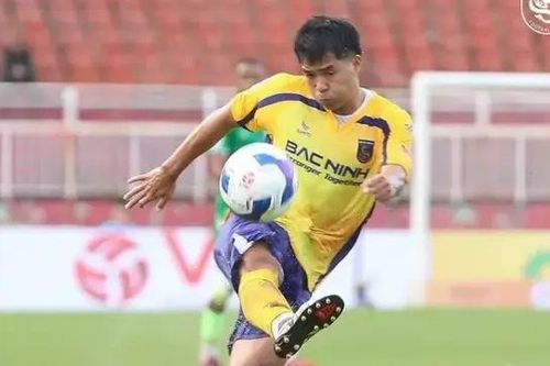 Đội bóng đại học đầu tiên chơi chuyên nghiệp nhận thất bại
