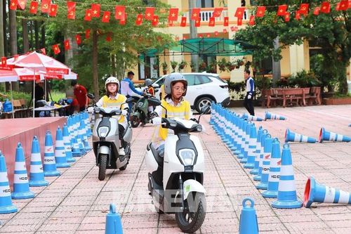 Bắt đầu đào tạo lái xe an toàn cho học sinh năm học mới
