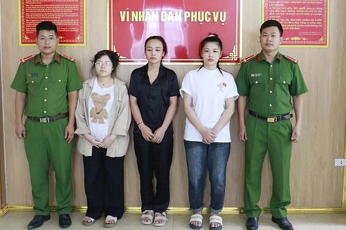 Dùng chiêu 'việc nhẹ lương cao', 3 đối tượng nữ lừa bán 13 người ra nước ngoài