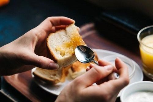 Giảm tinh bột buổi tối: Bí quyết giữ dáng hay 'cái bẫy' sức khỏe?