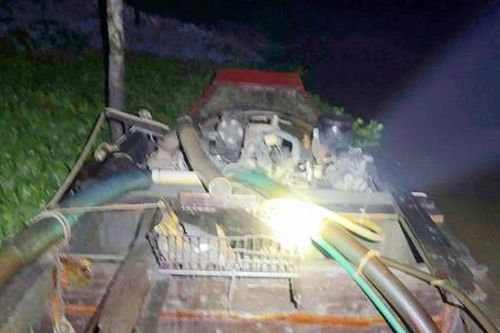 Đồng bằng Sông Cửu Long: Nguồn cát thiếu hụt, 'cát tặc' lộng hành