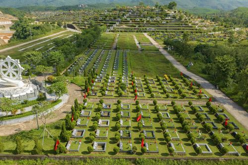 Đổ xô đi mua đất cho 'người âm' để làm...quà tặng
