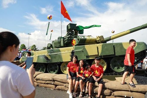 6,6 triệu lượt người tham quan khí tài Quân đội tại Triển lãm thành tựu đất nước