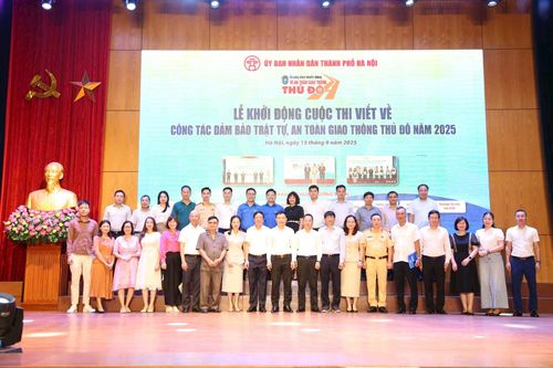 Khởi động Chương trình truyền thông 'Vì An toàn giao thông Thủ đô' năm 2025