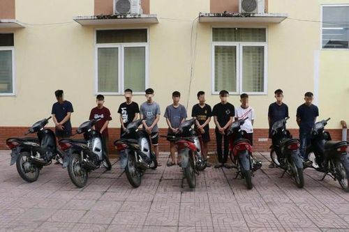 Lập nhóm trên mạng rồi rủ nhau cầm kiếm đi đánh nhau