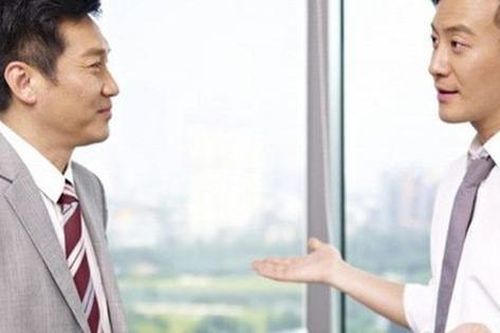 Cách trả lời siêu đỉnh của người EQ cao khi sếp hỏi: 'Công việc dạo này thế nào?'