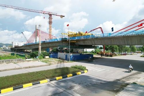 Chiêm ngưỡng hình hài cầu vượt hơn 647 tỷ đồng sau hợp long