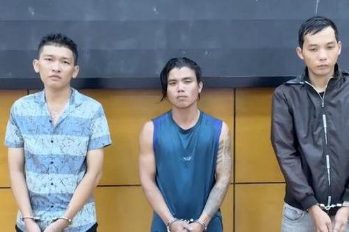Bắt 3 đối tượng giả danh công an vào công viên cướp tài sản ở TPHCM