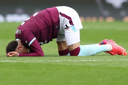 Burnley kiện Everton đòi 50 triệu bảng