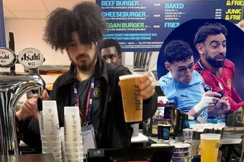 Man City đuổi việc nhân viên mặc áo MU