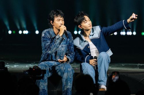 Hoàng Dũng và Đen tung MV mới sau màn kết hợp tại concert 'Xoay Tròn'
