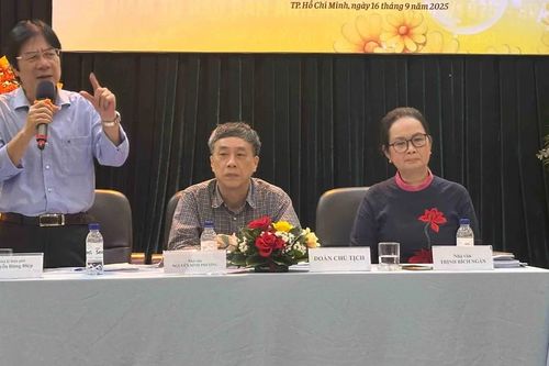 Chủ tịch Hội Nhà văn Việt Nam: 'Văn chương cũng phải bắt đầu một thời đại mới'