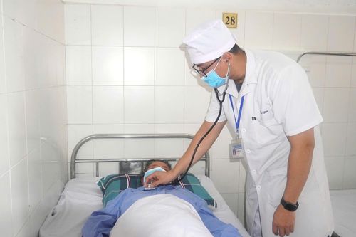 Người phụ nữ ở Vĩnh Long bị sốc nhiễm trùng, viêm phổi biến chứng ARDS