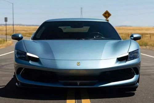 Siêu xe Ferrari hybrid chưa tốt, khách hàng 'xót ruột' vì mất giá?
