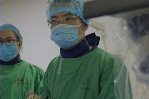 Nam bệnh nhân nguy kịch do vỡ giả phình động mạch lách hiếm gặp