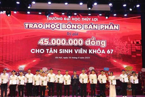 Mỗi sinh viên là đại sứ của bản thân, cầu nối của xã hội