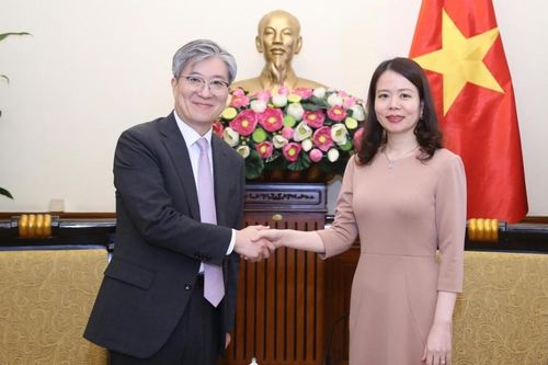 Thứ trưởng Ngoại giao Nguyễn Minh Hằng tiếp Trợ lý Bộ trưởng Ngoại giao Hàn Quốc