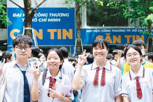Tiếp tục sắp xếp trường học, cơ sở giáo dục và báo cáo kế hoạch chậm nhất 30/9